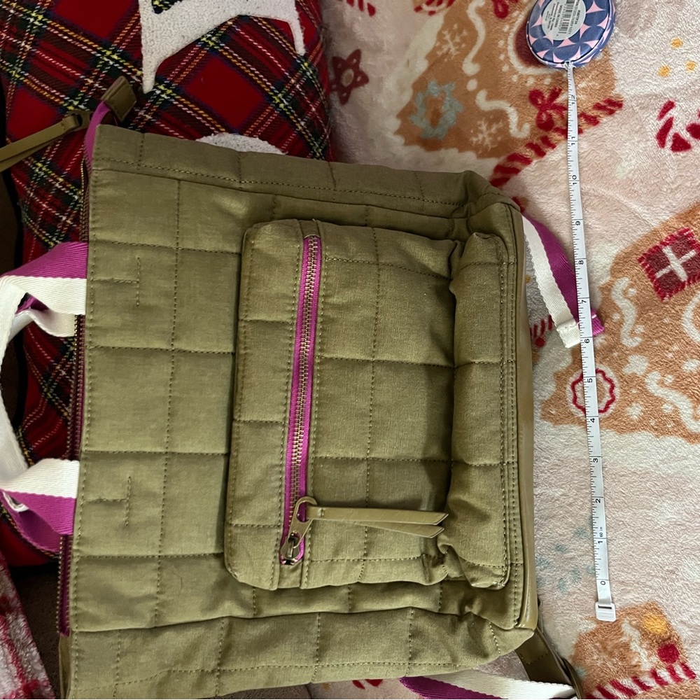 Backpack - Picture 4 of 5
